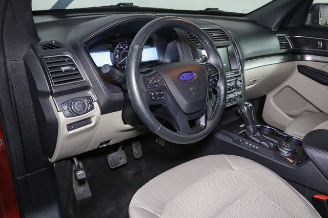 Used 2018 Ford Explorer XLT w/ Equipment Group 201A image 22
