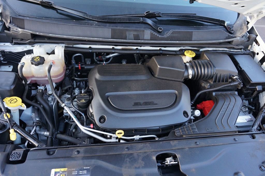 Used 2021 Chrysler Voyager Lxi image 11