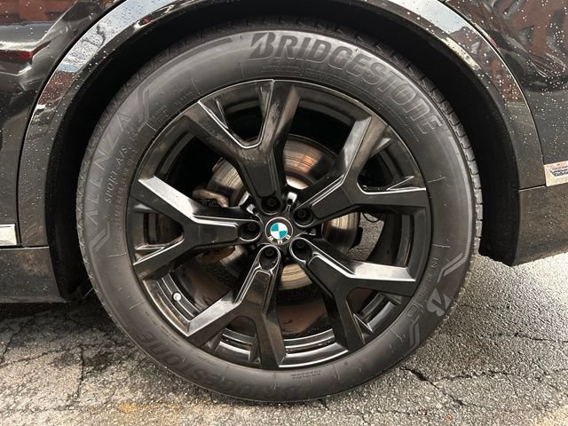 Used 2024 BMW X7 xDrive40i w/ Premium Package AWD/4WD image 39