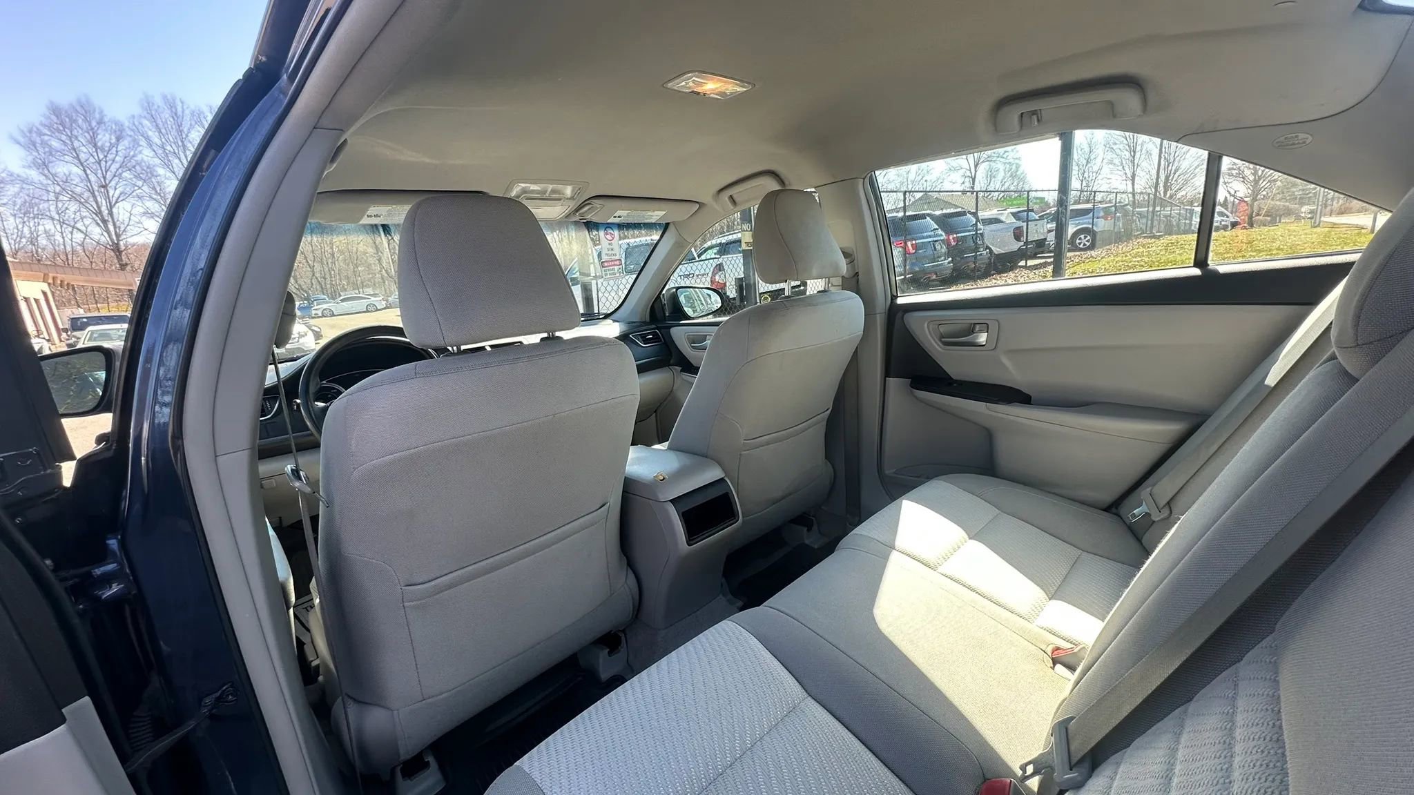 Used 2015 Toyota Camry LE FWD image 20