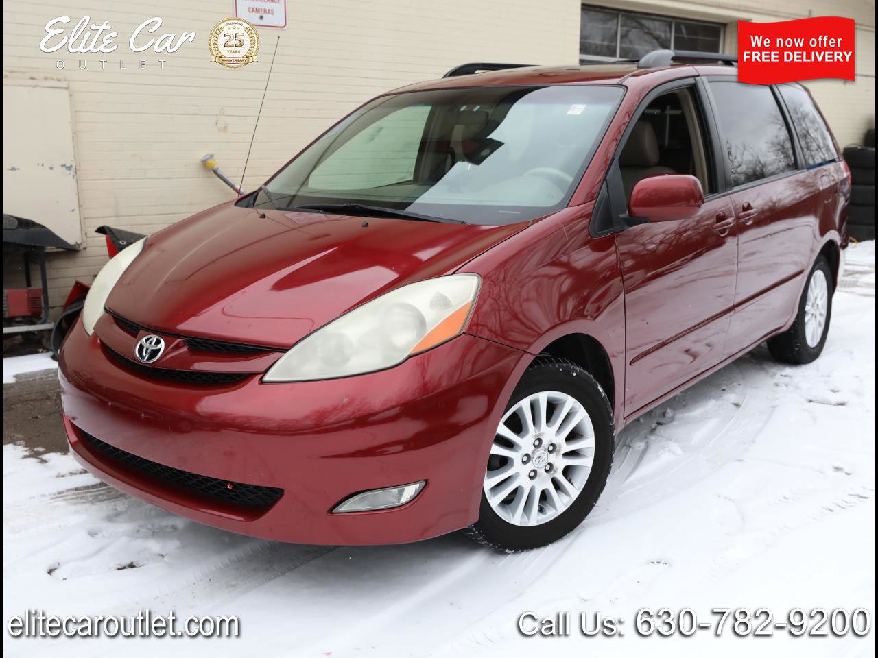 Used 2010 Toyota Sienna XLE FWD image 1