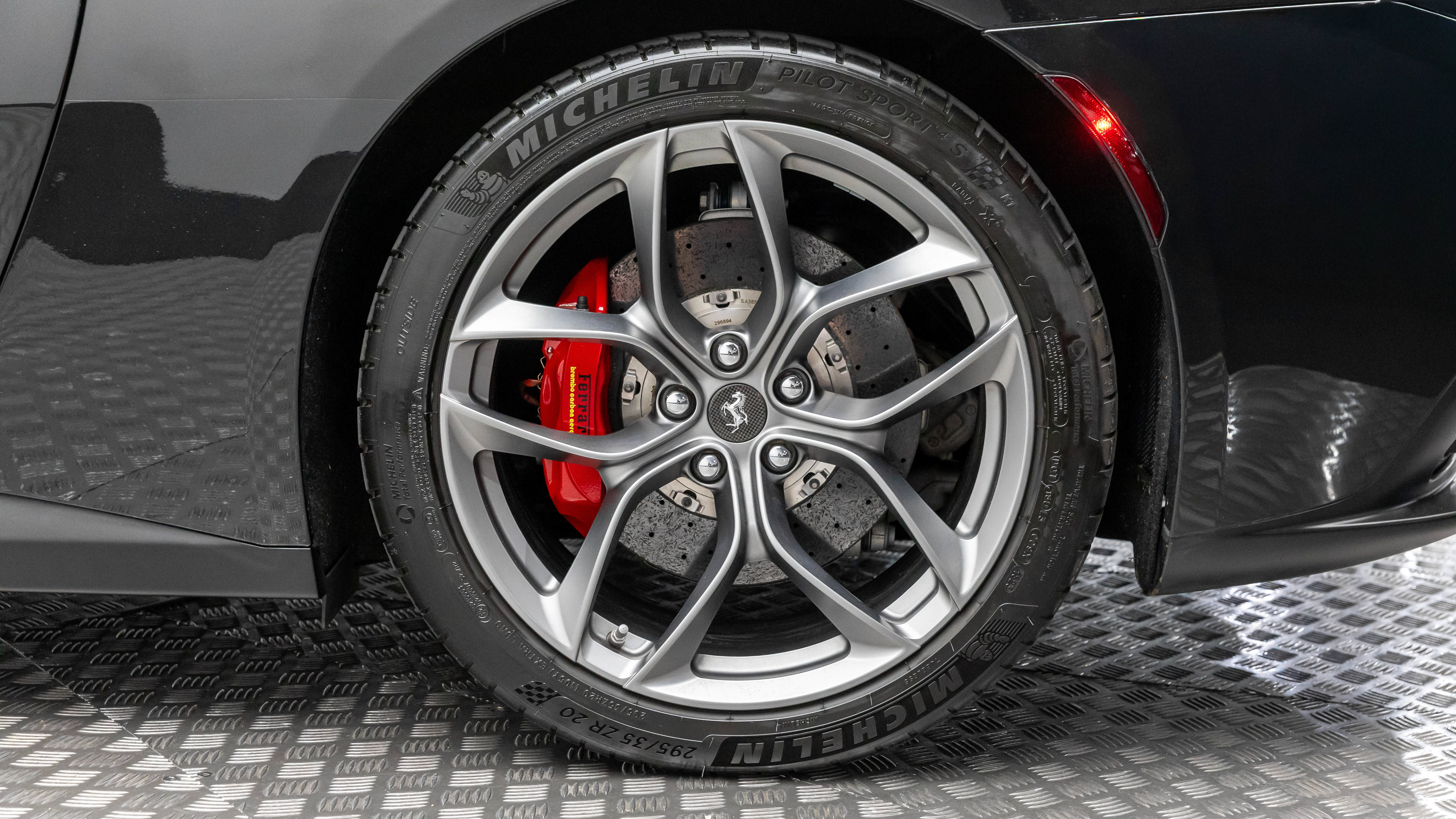 Used 2020 Ferrari GTC4Lusso T RWD image 13