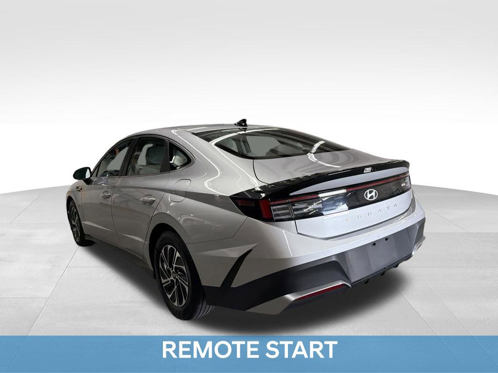 Used 2026 Hyundai Sonata Blue FWD image 4