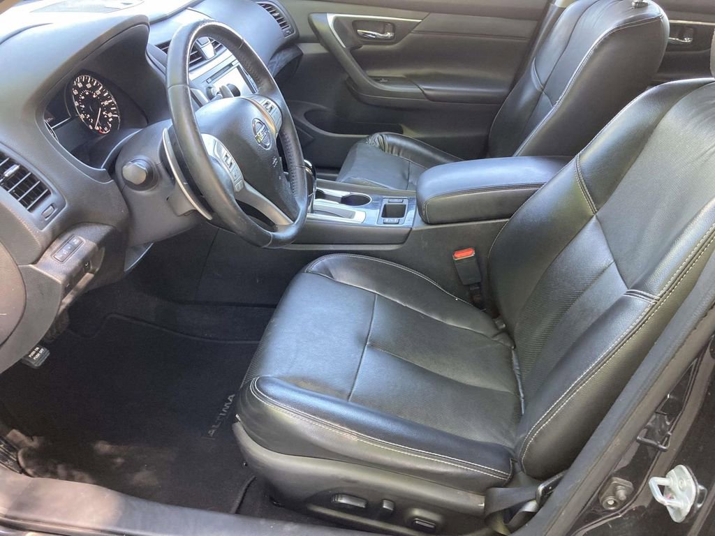 Used 2016 Nissan Altima 3.5 SL w/ 3.5 Technology Package FWD image 12