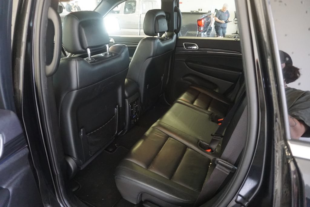 Used 2019 Jeep Grand Cherokee Limited AWD/4WD image 14