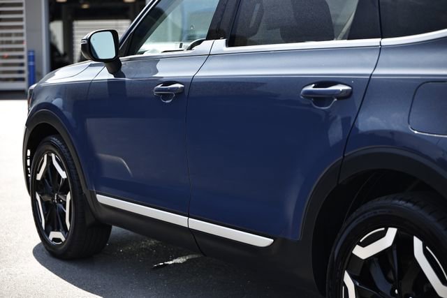 Used 2024 Kia Telluride EX w/ EX Captain's Chair Package AWD/4WD image 6