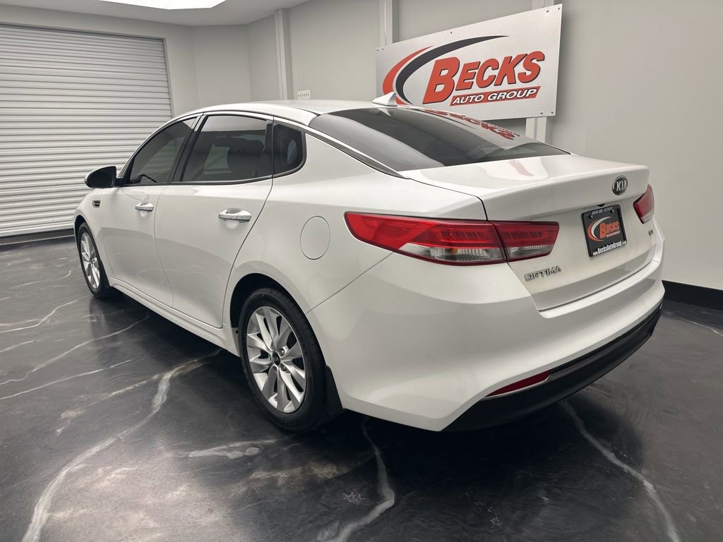 Used 2017 Kia Optima EX image 4