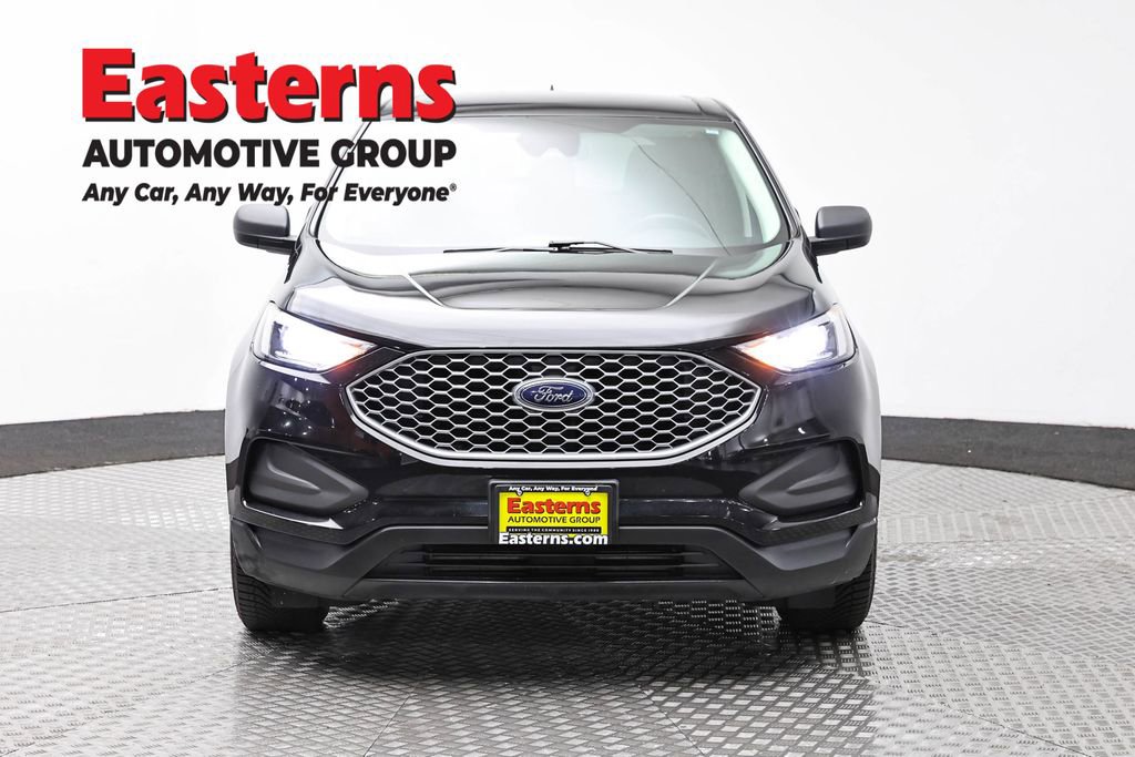 Used 2024 Ford Edge SE w/ Cargo Accessory Package AWD/4WD image 2