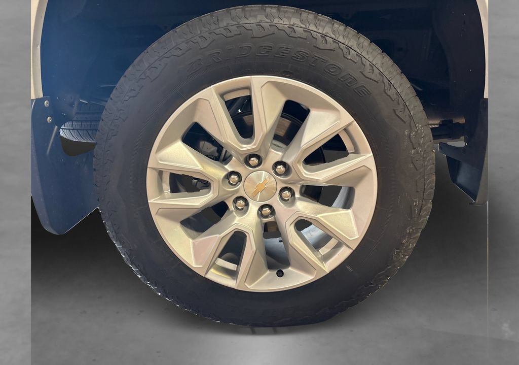 Used 2025 Chevrolet Silverado 1500 Custom AWD/4WD image 18