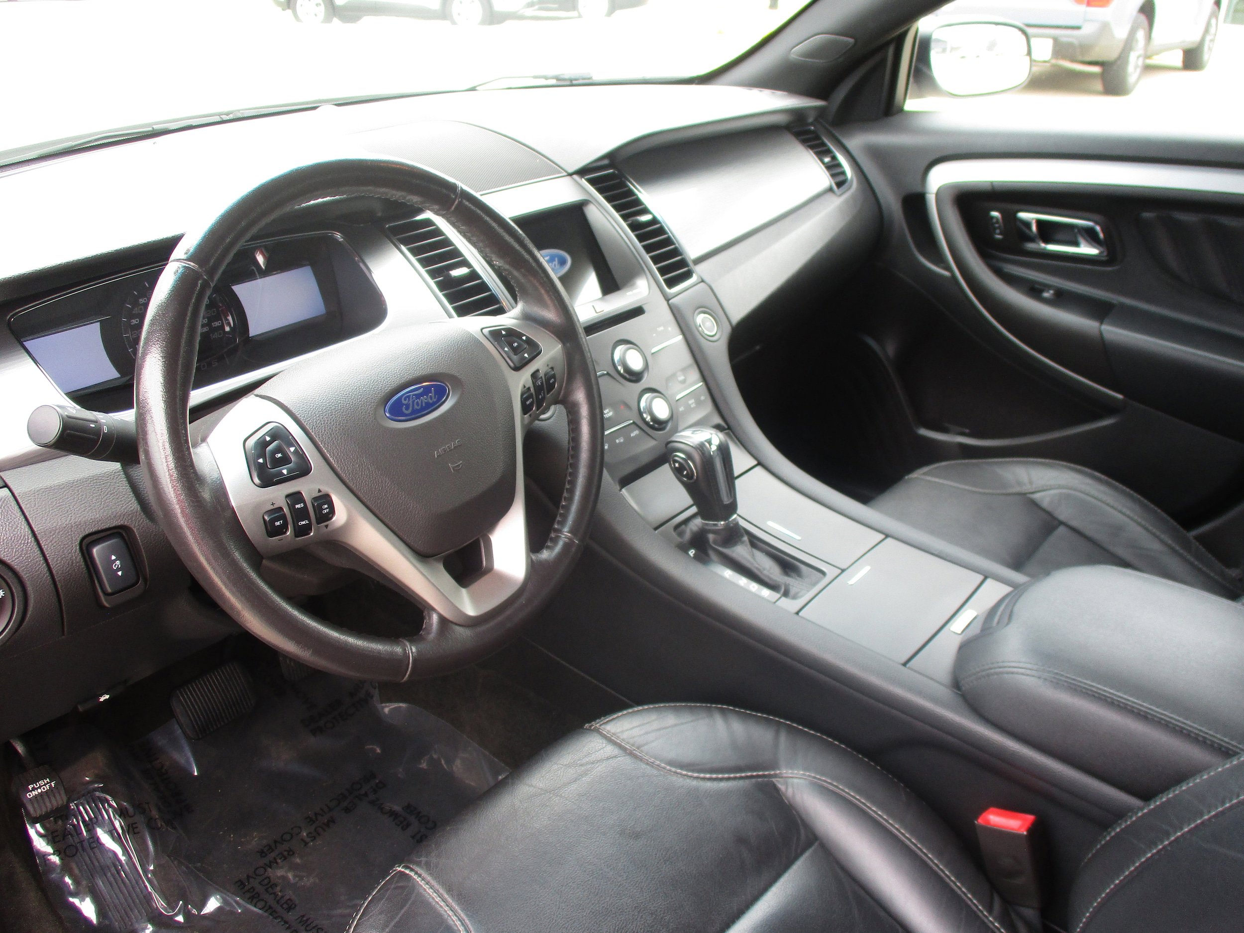 Used 2016 Ford Taurus SEL w/ Equipment Group 201A FWD image 13