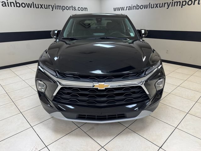 Used 2025 Chevrolet Blazer LT FWD image 2