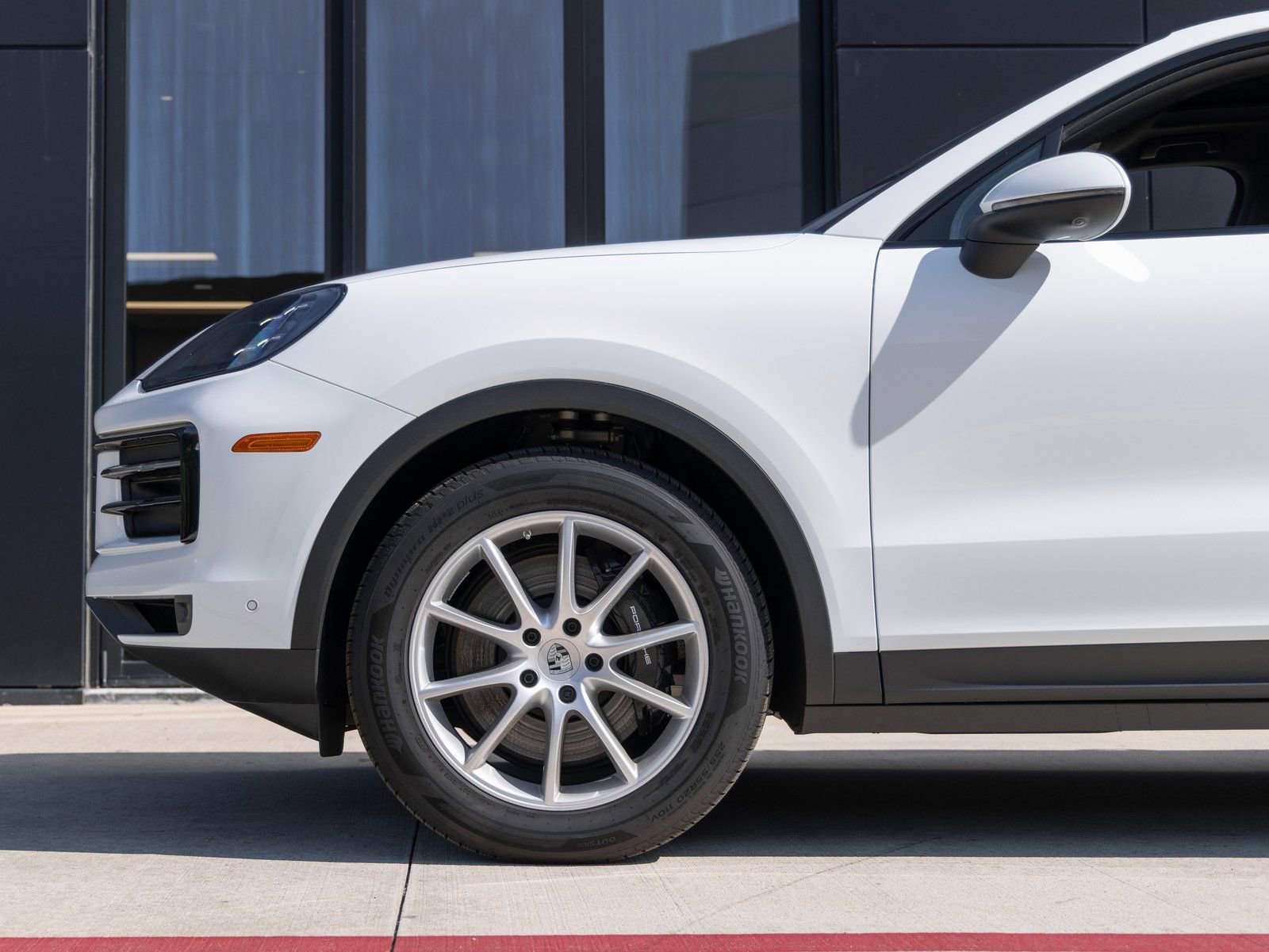 Certified 2025 Porsche Cayenne Coupe image 12