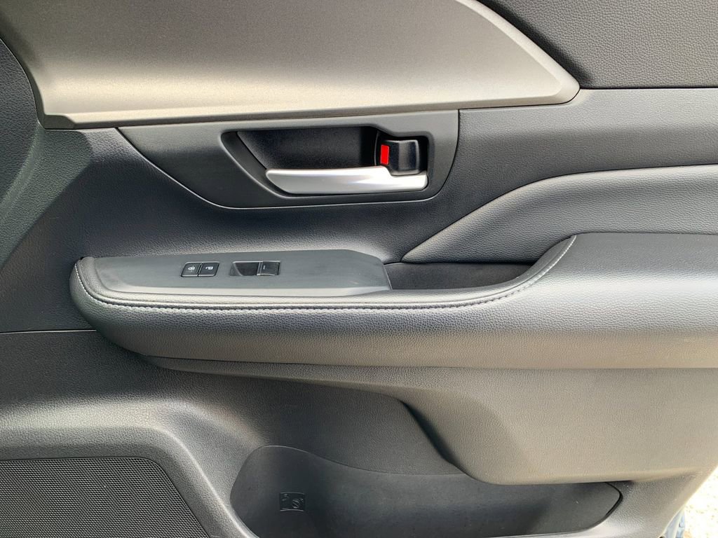Used 2024 Toyota Grand Highlander XLE image 21