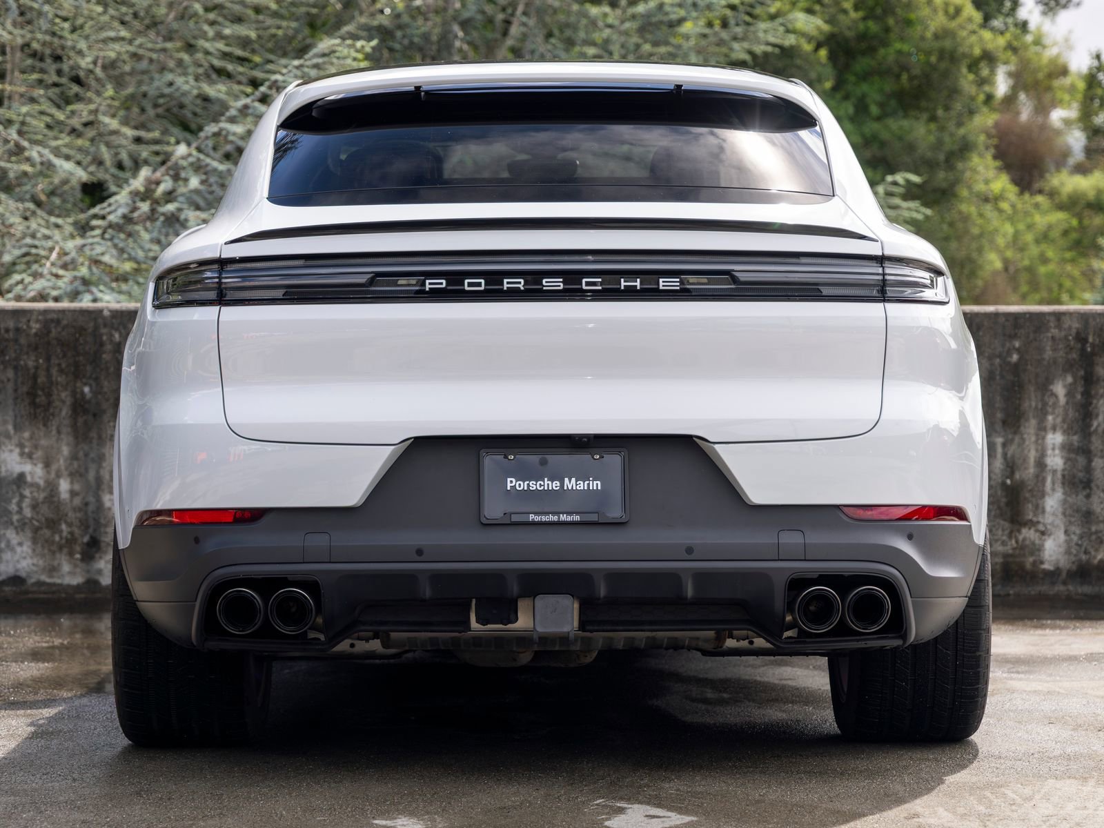 Certified 2024 Porsche Cayenne Coupe image 10