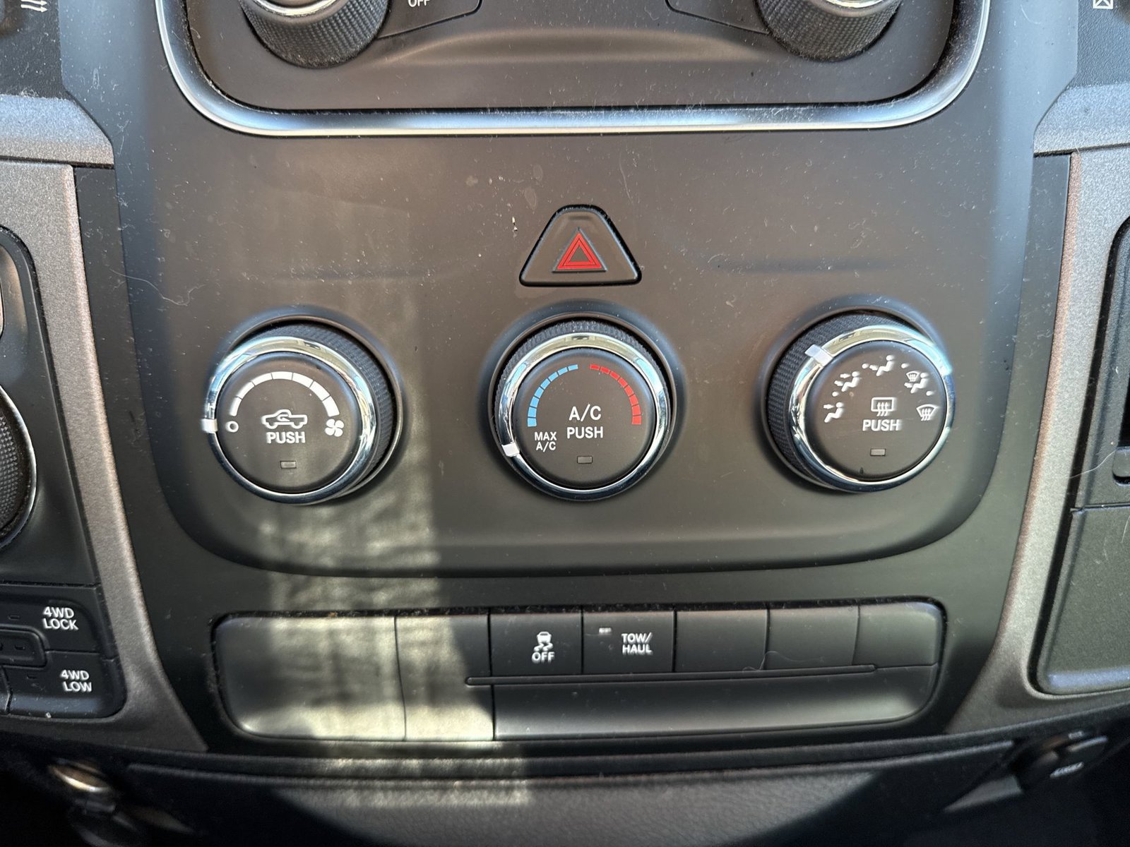 Used 2017 RAM 1500 Express AWD/4WD image 20