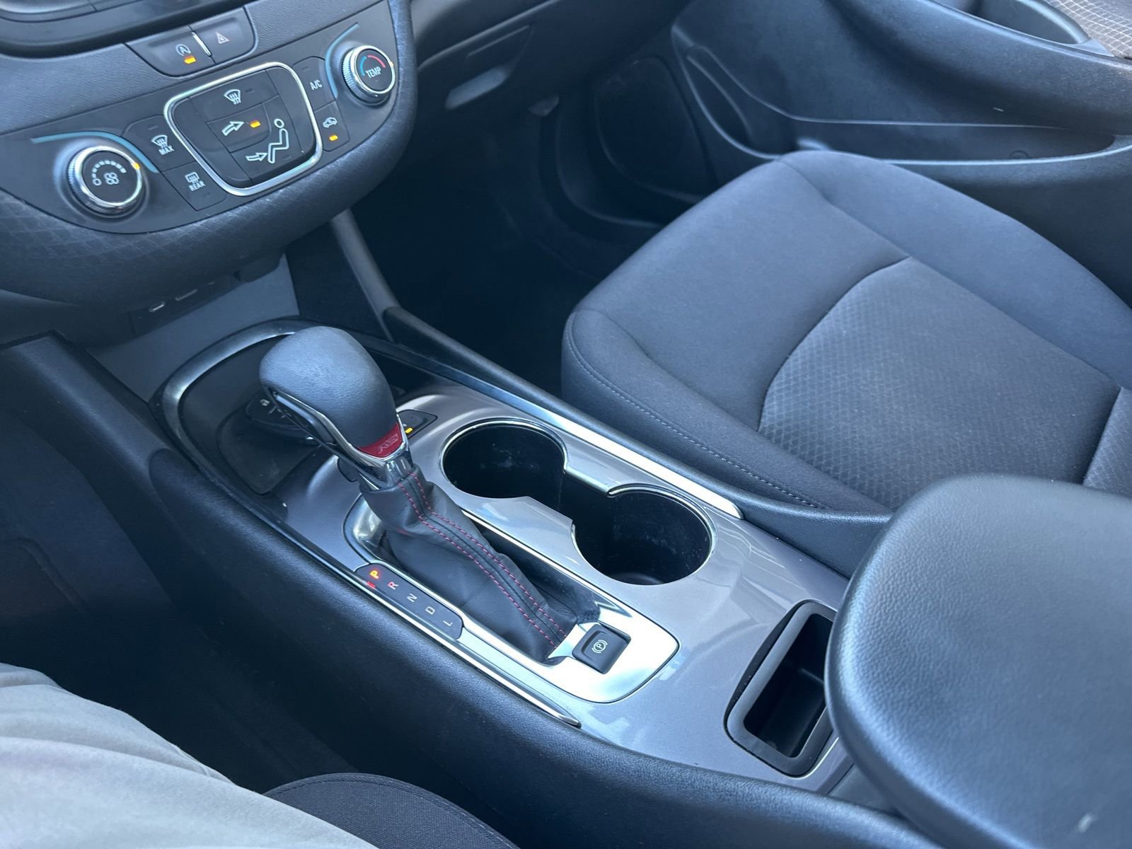 Used 2022 Chevrolet Malibu RS image 23