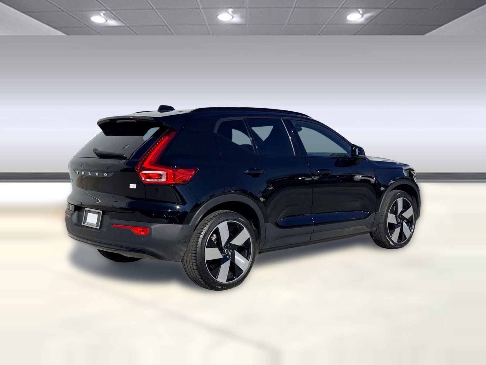 Certified 2023 Volvo XC40 Recharge Ultimate image 9