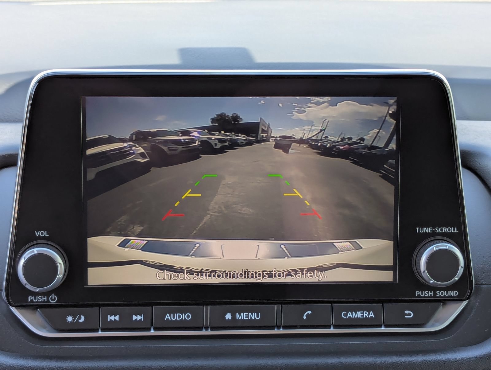 Used 2025 Nissan Rogue SV FWD image 29