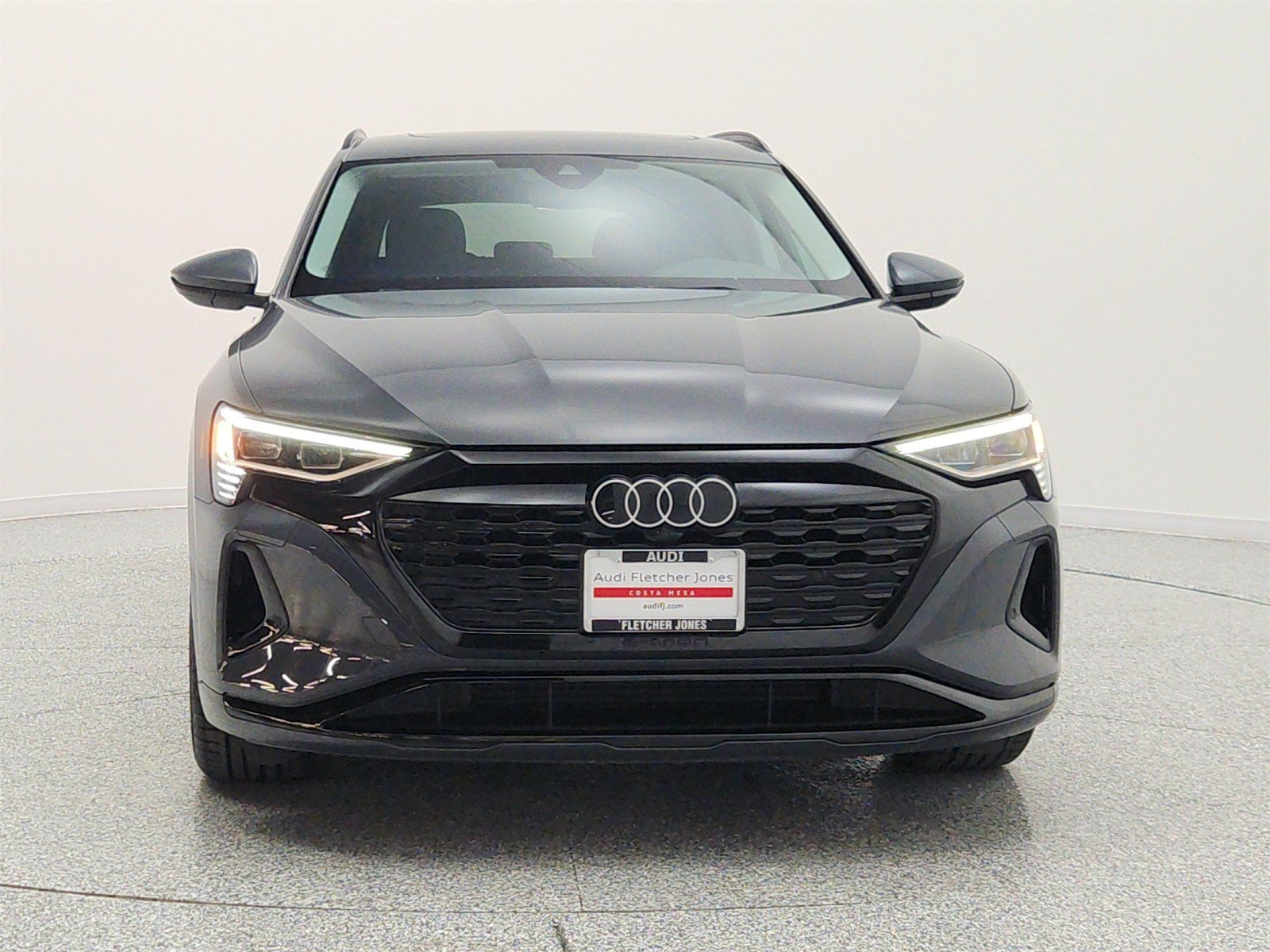 Used 2024 Audi Q8 e-tron Premium AWD/4WD image 2