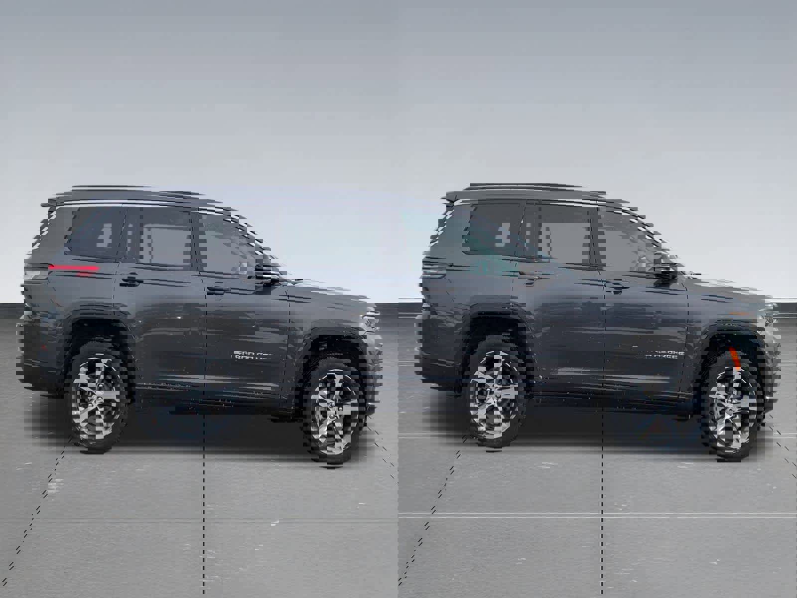 Used 2025 Jeep Grand Cherokee L Limited w/ Trailer Tow Package image 7