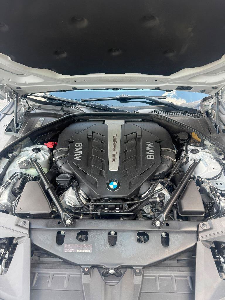 Used 2013 BMW 750Li RWD image 39