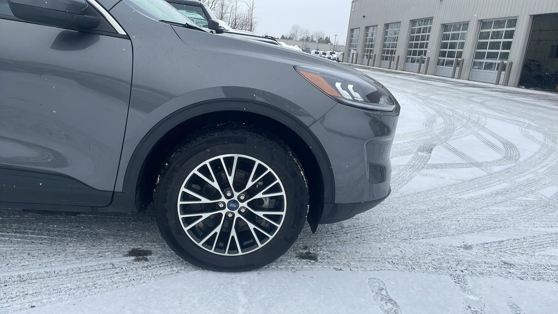 Used 2022 Ford Escape SEL w/ Technology Package image 21