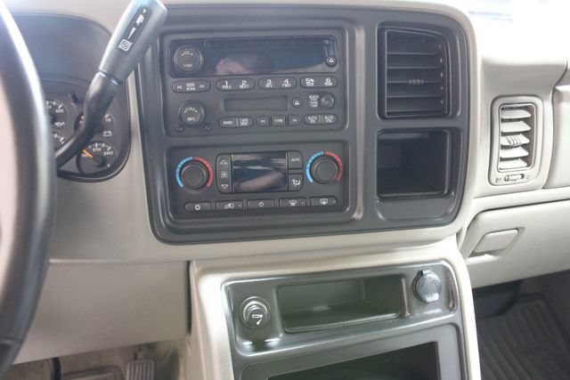 Used 2005 Chevrolet Silverado 2500 LT w/ Heavy-Duty Power Package AWD/4WD image 23