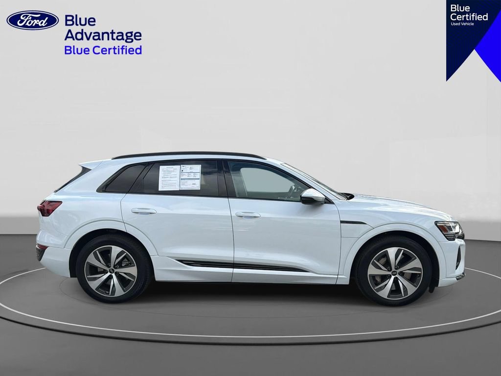 Used 2024 Audi Q8 e-tron Premium AWD/4WD image 5