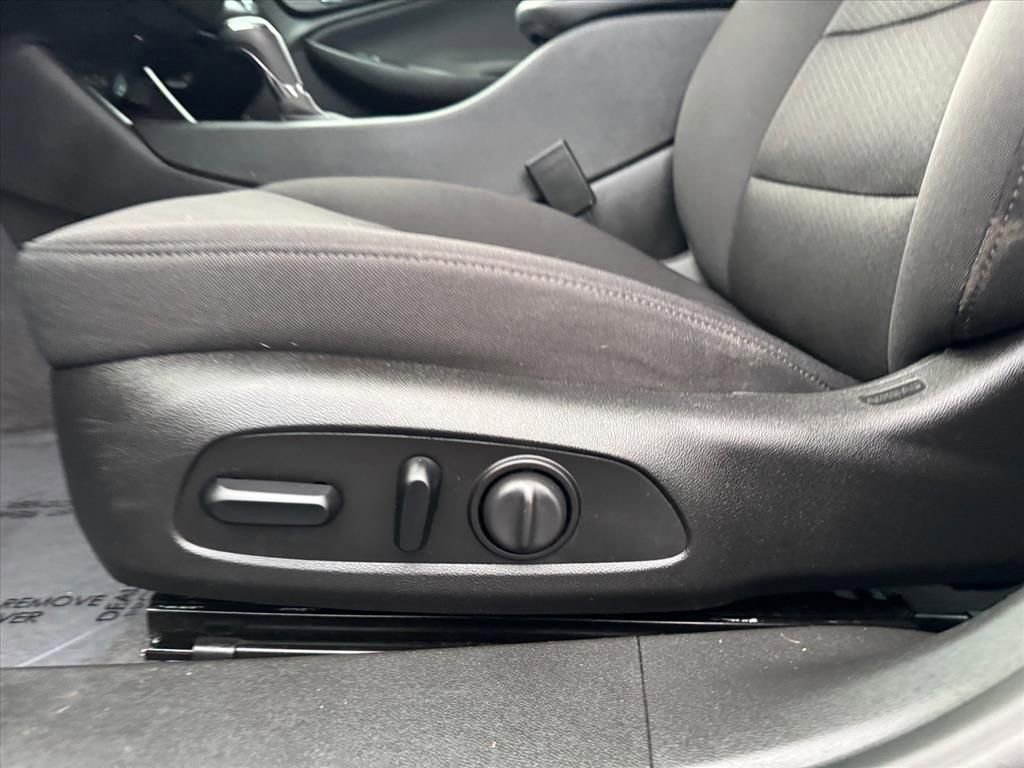 Used 2019 Chevrolet Malibu LT w/ Driver Confidence Package FWD image 14