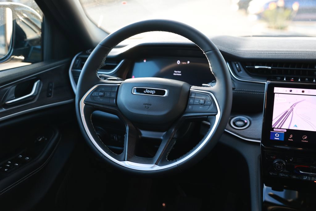 New 2025 Jeep Grand Cherokee Limited image 22