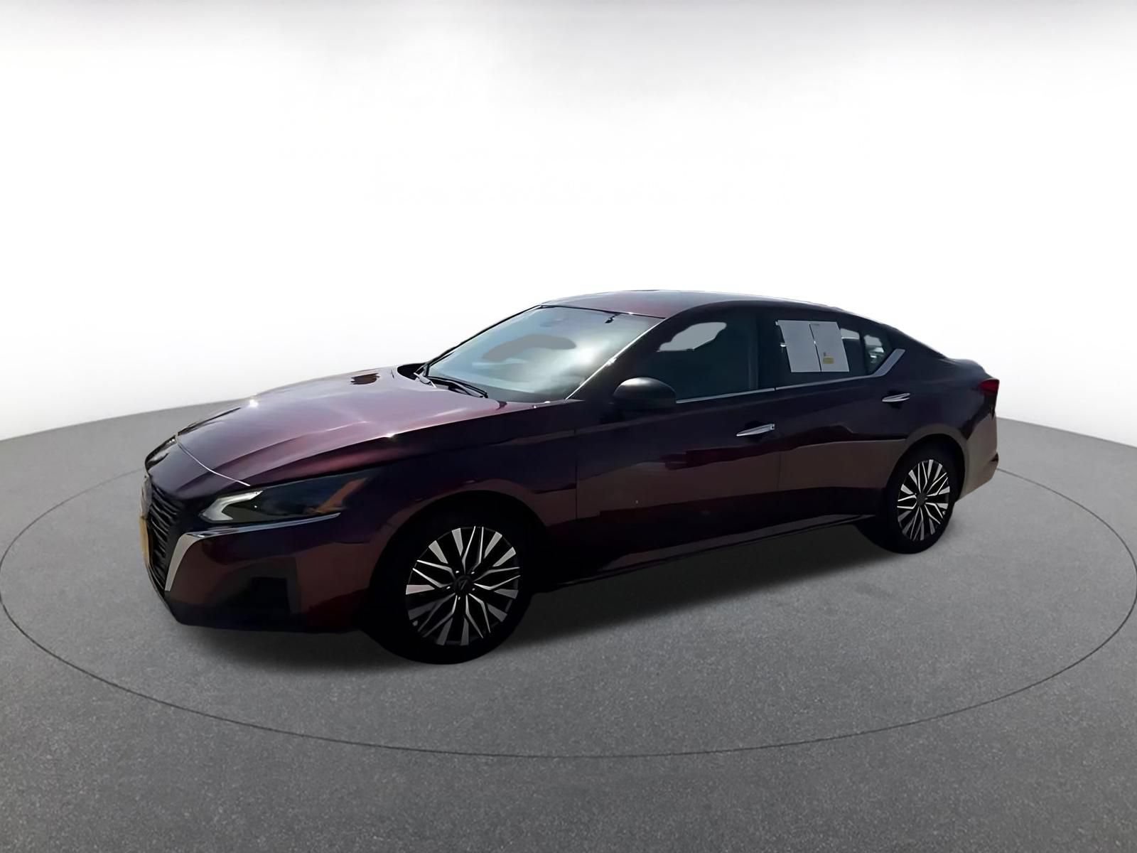 Used 2025 Nissan Altima 2.5 SV FWD image 6
