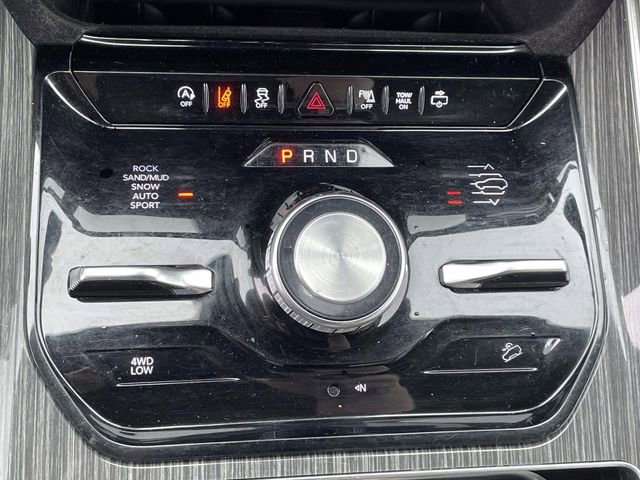 Used 2022 Jeep Wagoneer Series III w/ Rear Seat Video Group 1 image 23