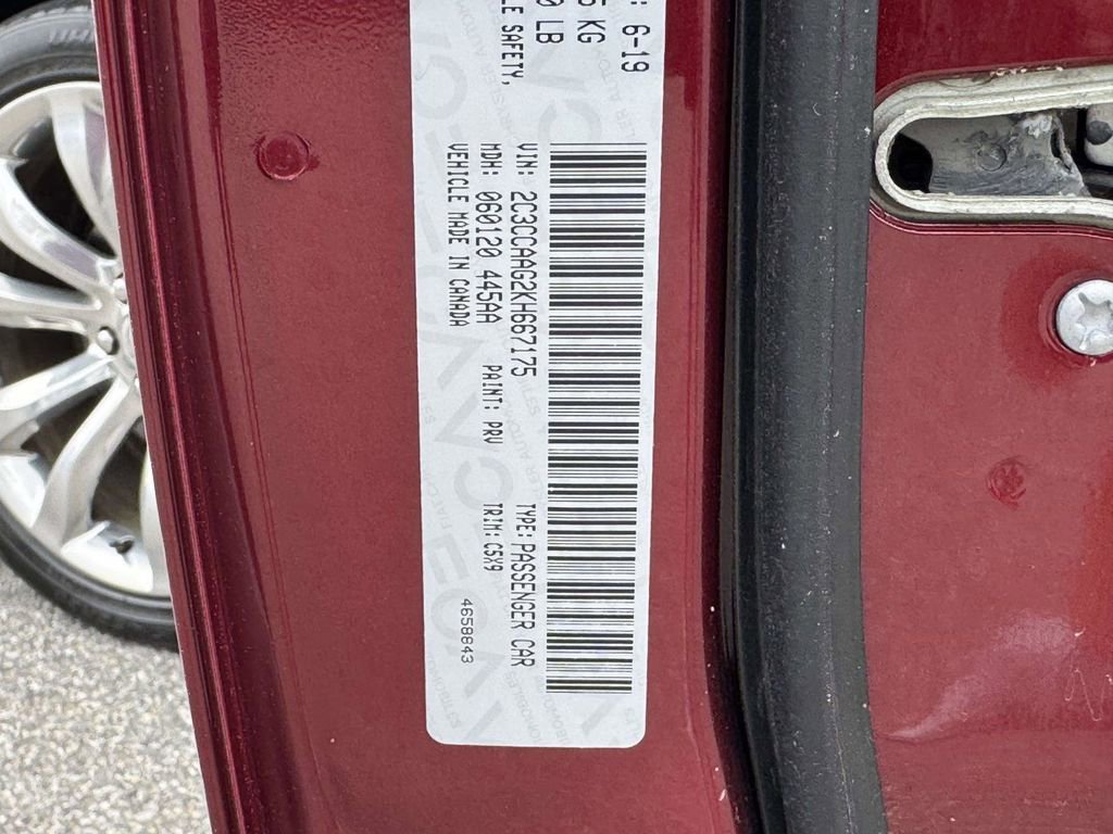 Used 2019 Chrysler 300 Touring w/ Chrome Appearance Package image 28