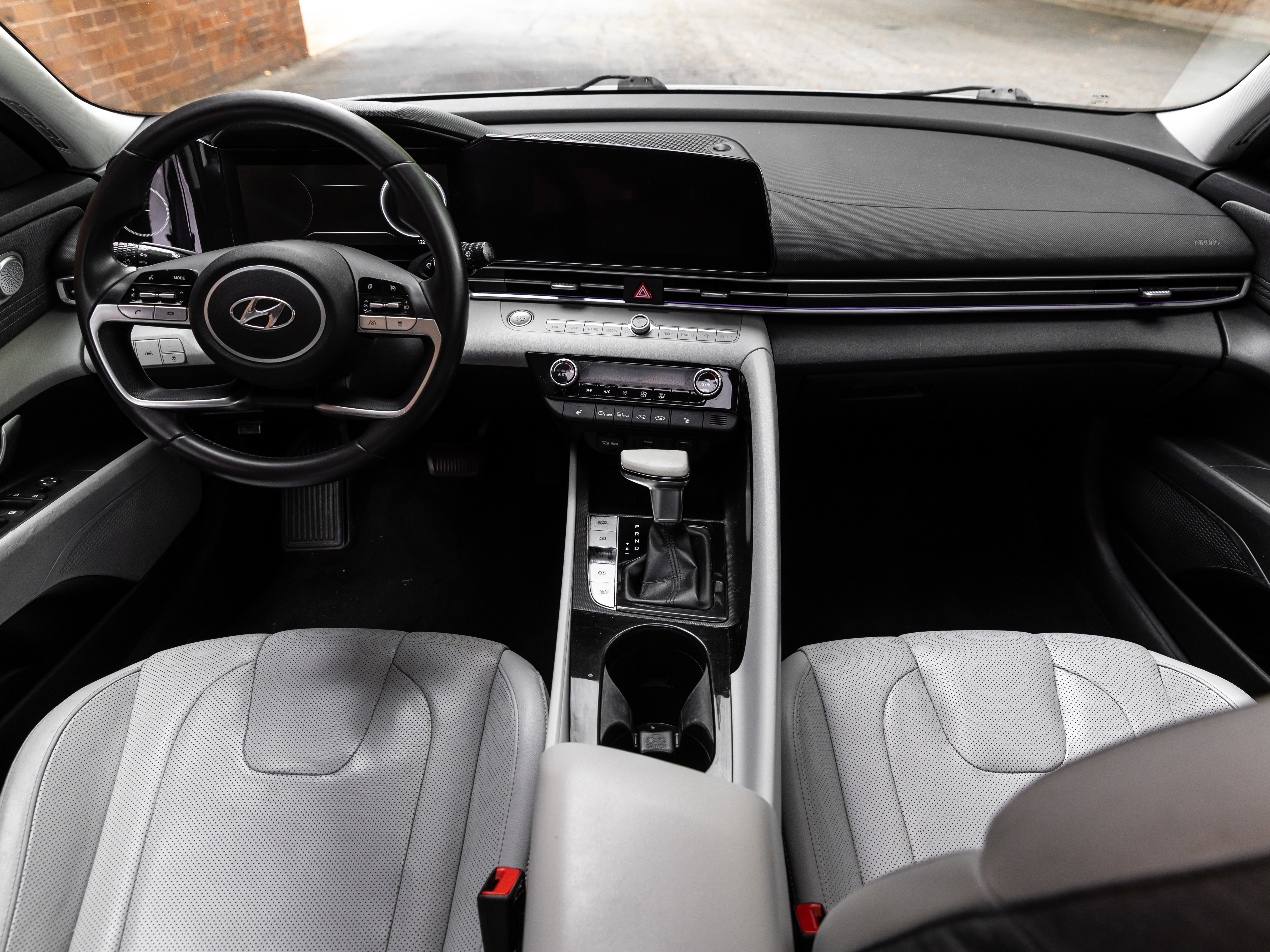 Used 2021 Hyundai Elantra Limited image 5