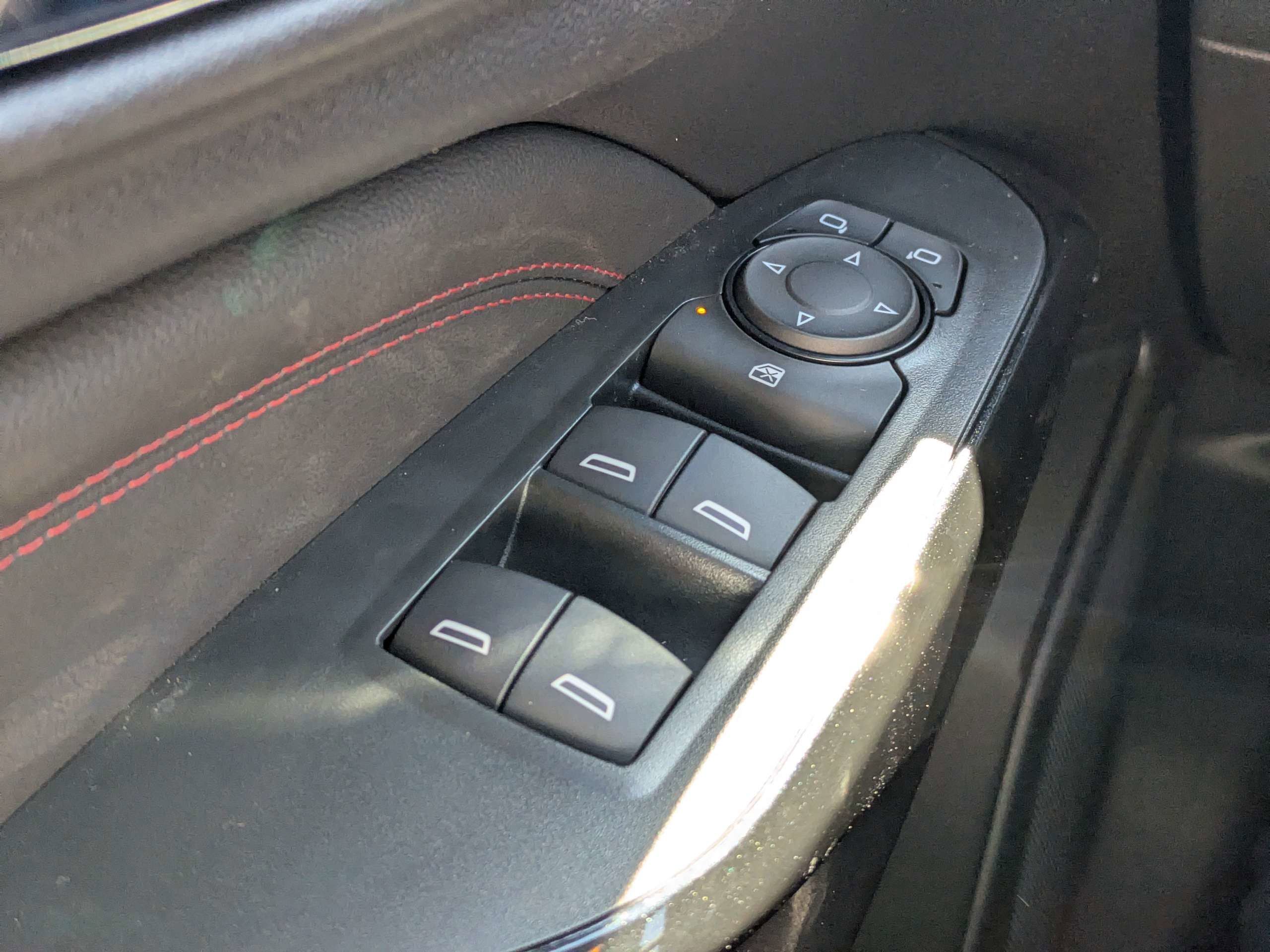 New 2026 Chevrolet Trax RS w/ Sunroof Package image 25