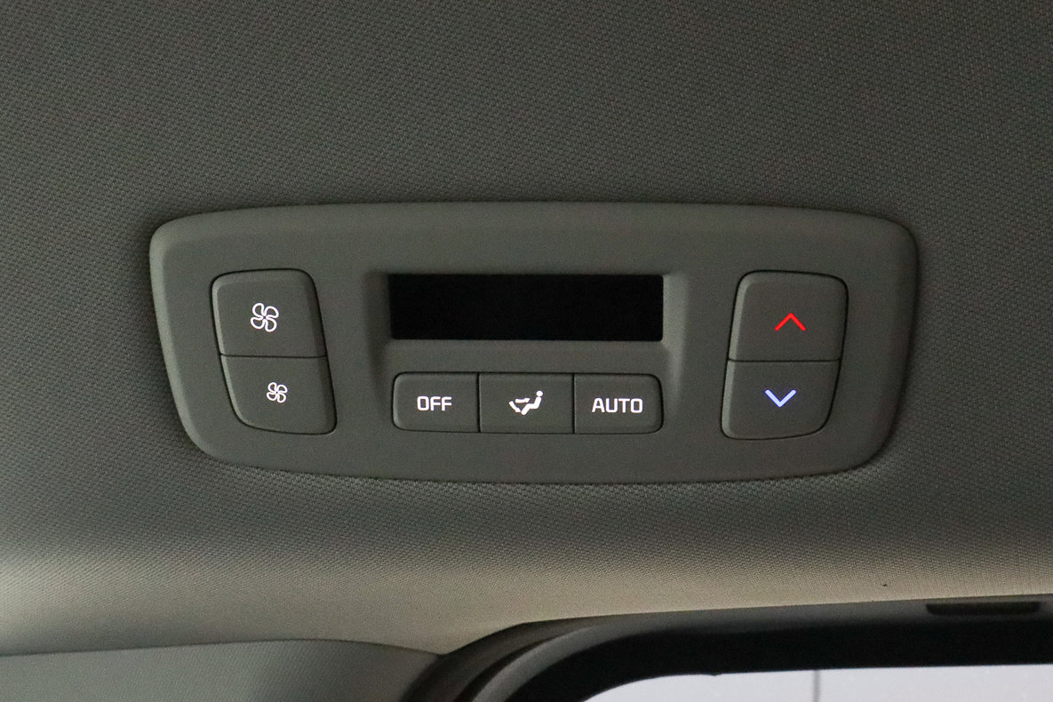 Used 2025 Kia Carnival image 27