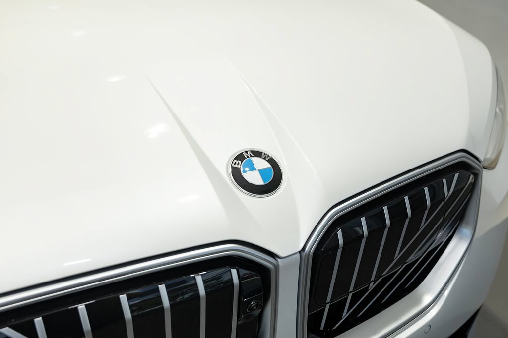 New 2026 BMW X3 xDrive30i w/ Premium Package AWD/4WD image 16