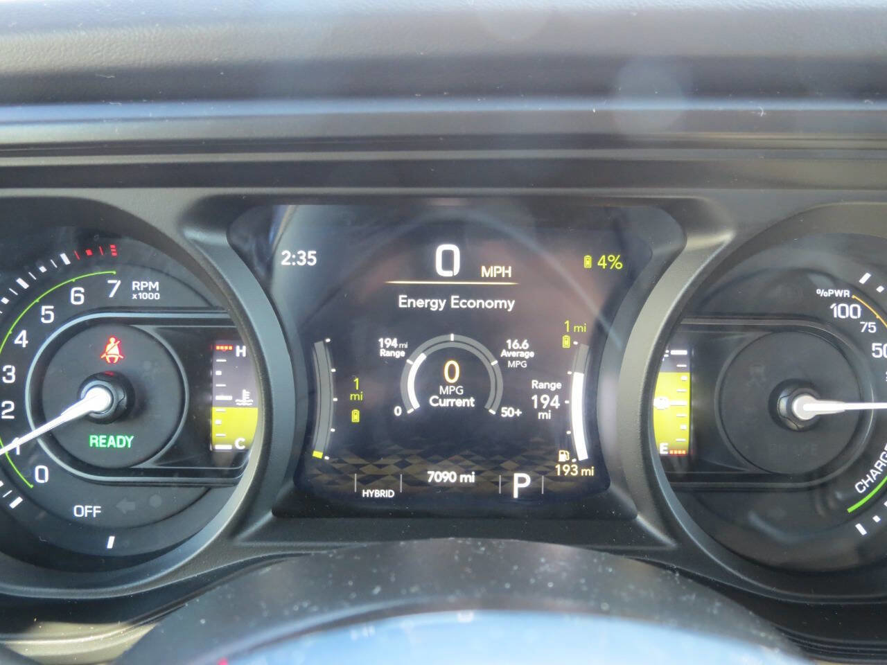 Used 2025 Jeep Wrangler Unlimited Sahara image 9