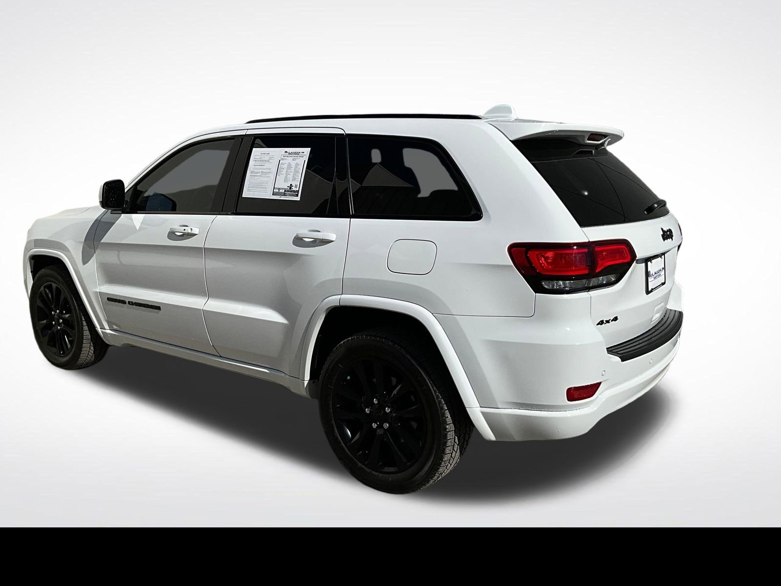 Used 2020 Jeep Grand Cherokee Altitude AWD/4WD image 3