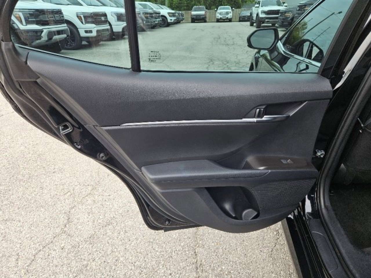 Used 2023 Toyota Camry LE image 20