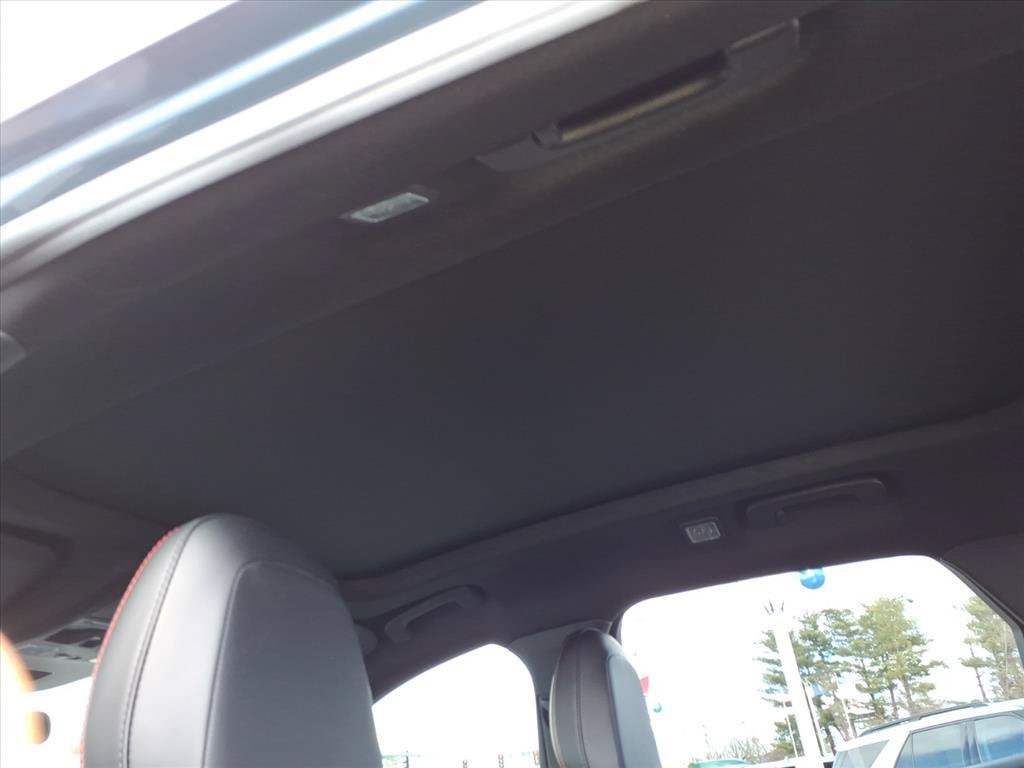 Used 2025 Ford Escape ST-Line w/ Equipment Group 301A FWD image 8