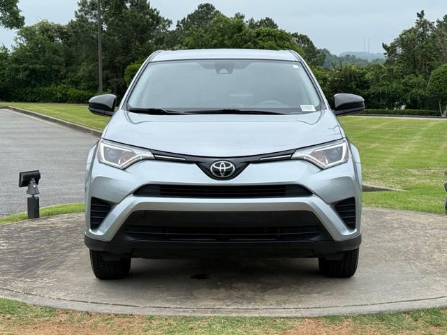 Used 2018 Toyota RAV4 LE FWD image 2