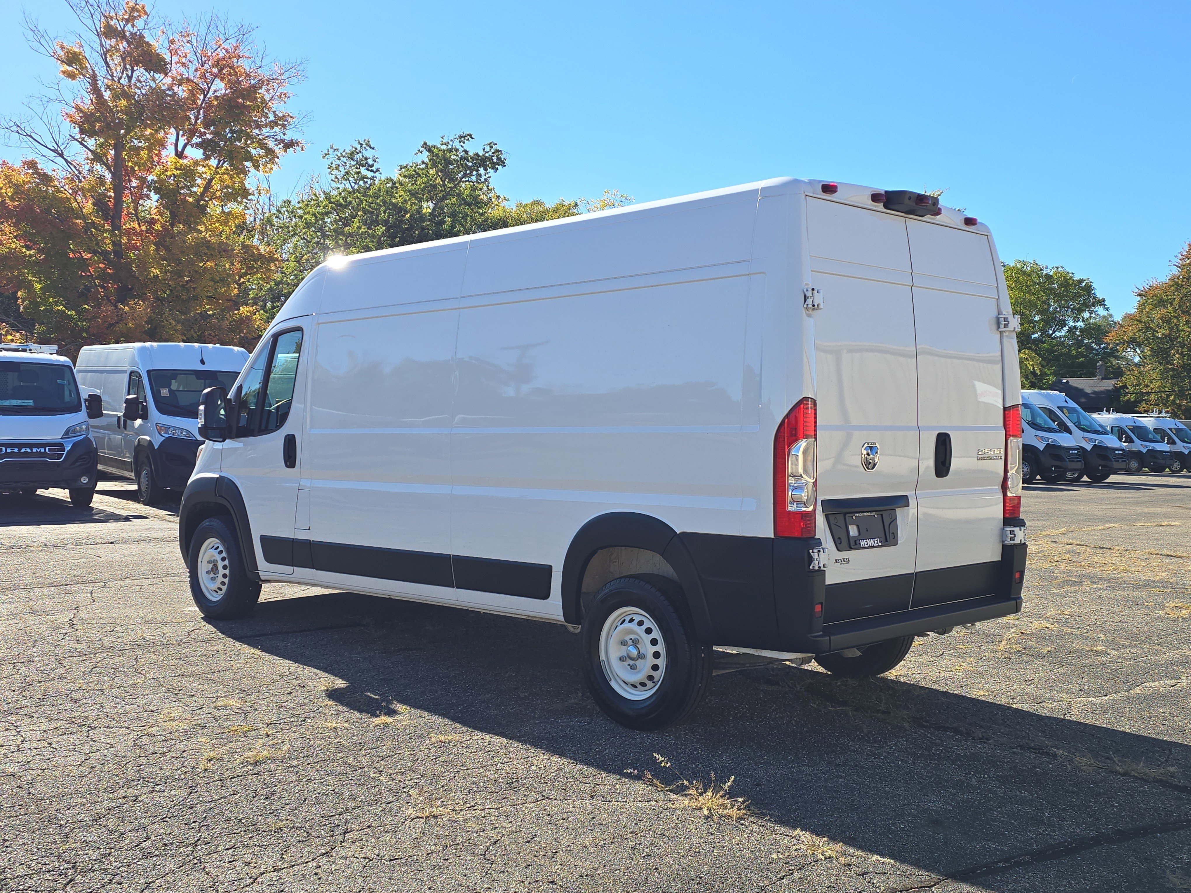 Used 2025 RAM ProMaster 2500 w/ Storage Group image 3