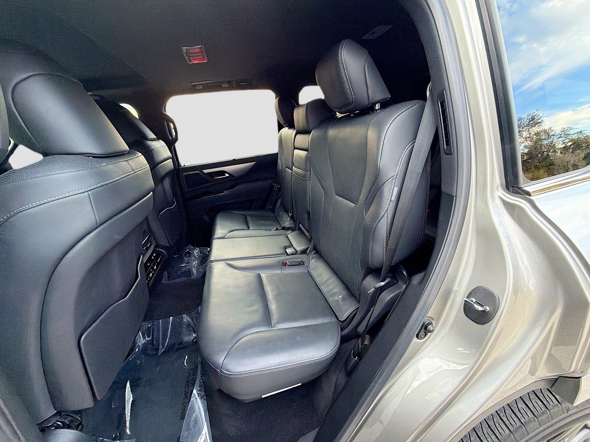 Used 2023 Lexus LX 600 F Sport w/ Accessory Package (A2) image 23