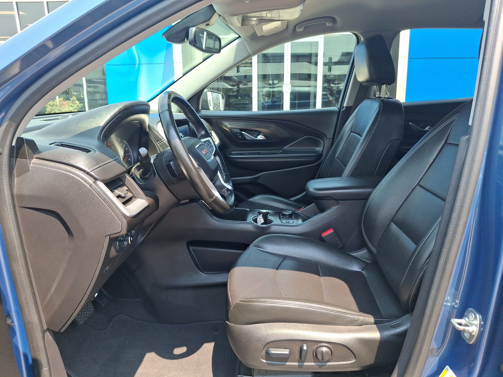 Used 2024 GMC Terrain SLT AWD/4WD image 14