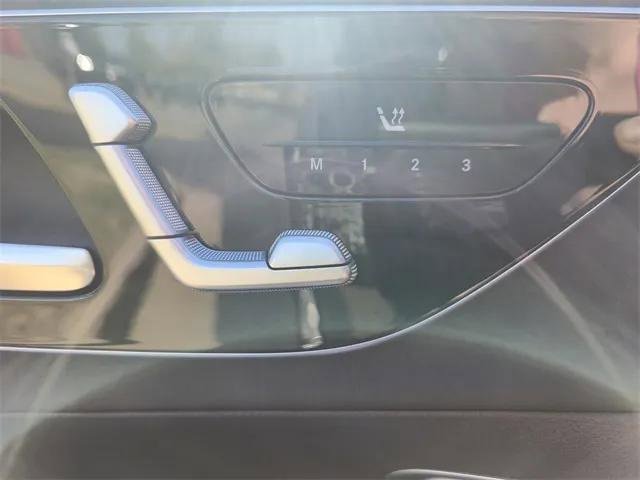 New 2025 Mercedes-Benz GLC 300 4MATIC image 16