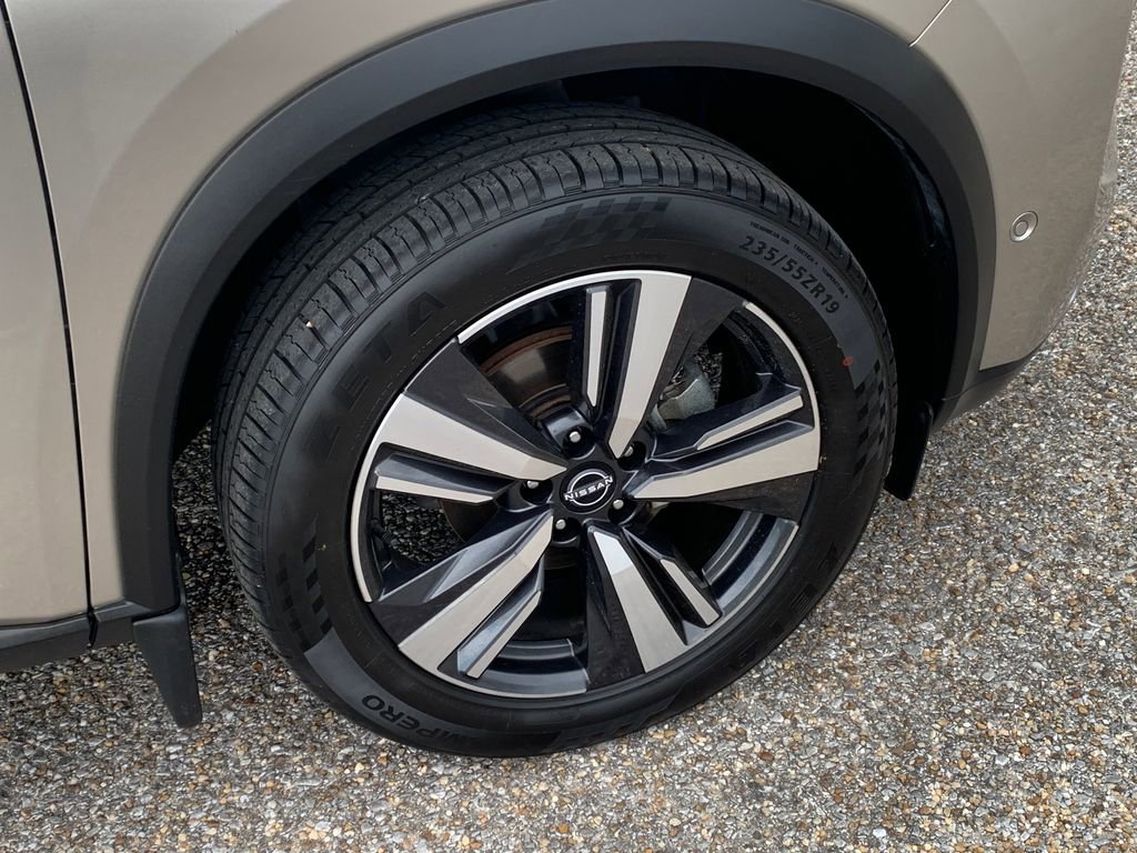 Used 2023 Nissan Rogue Platinum w/ Platinum Premium Package image 9