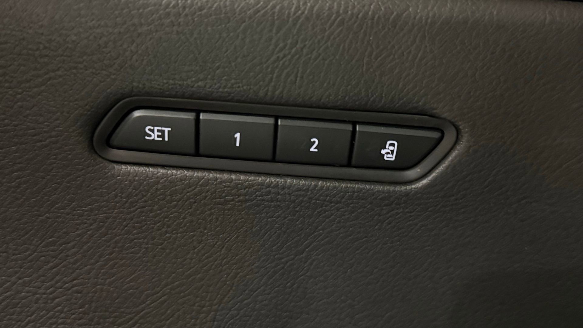 Used 2023 Cadillac XT6 Sport image 35