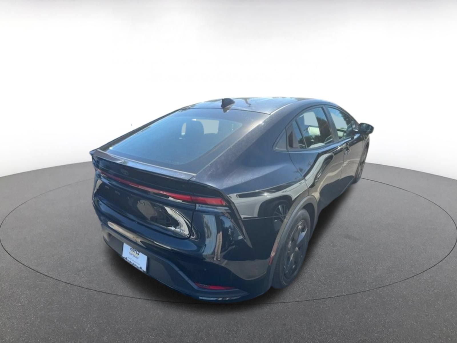 Used 2023 Toyota Prius LE FWD image 4