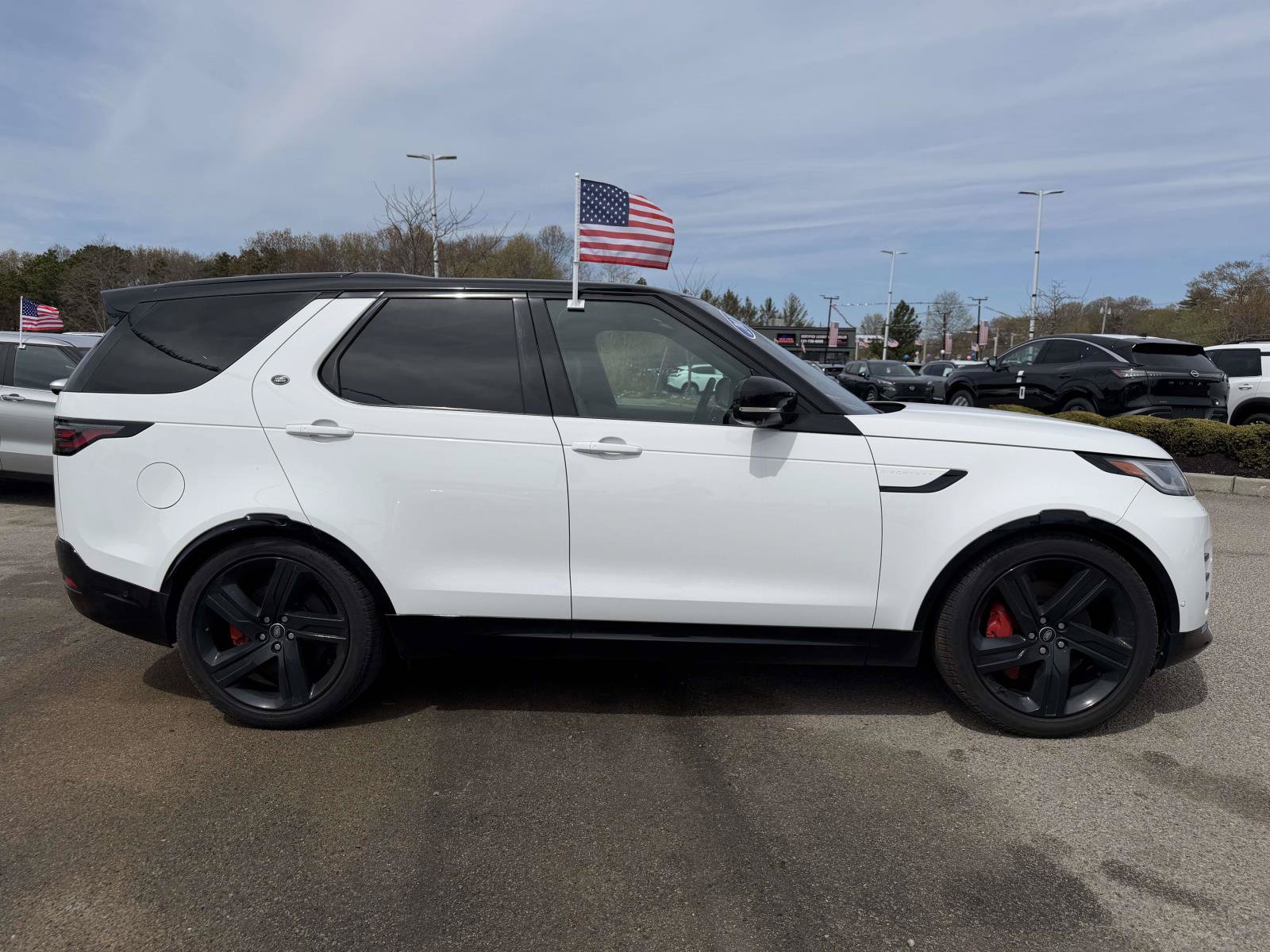 Used 2023 Land Rover Discovery HSE R-Dynamic AWD/4WD image 33